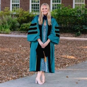 Meet your Posher, Liz